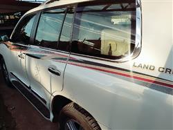 تۆیۆتا لاند کروزەر